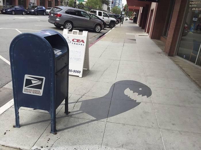 The shadow is a streetpainting