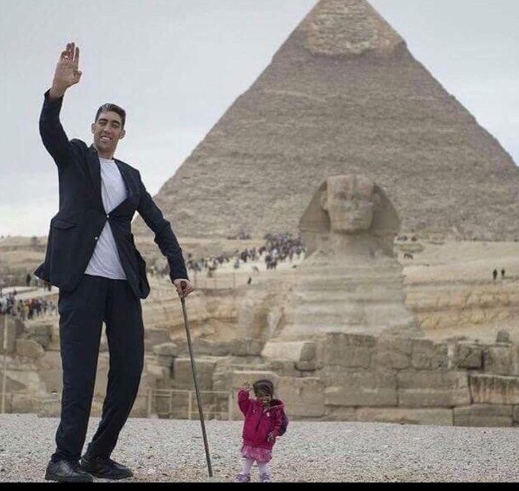 World's Tallest Man And World's Shortest Woman Together