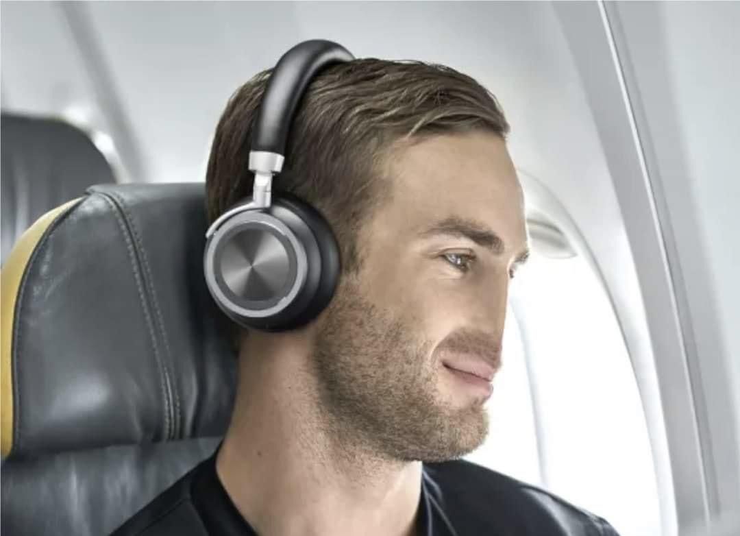 Nose cancelling headphones