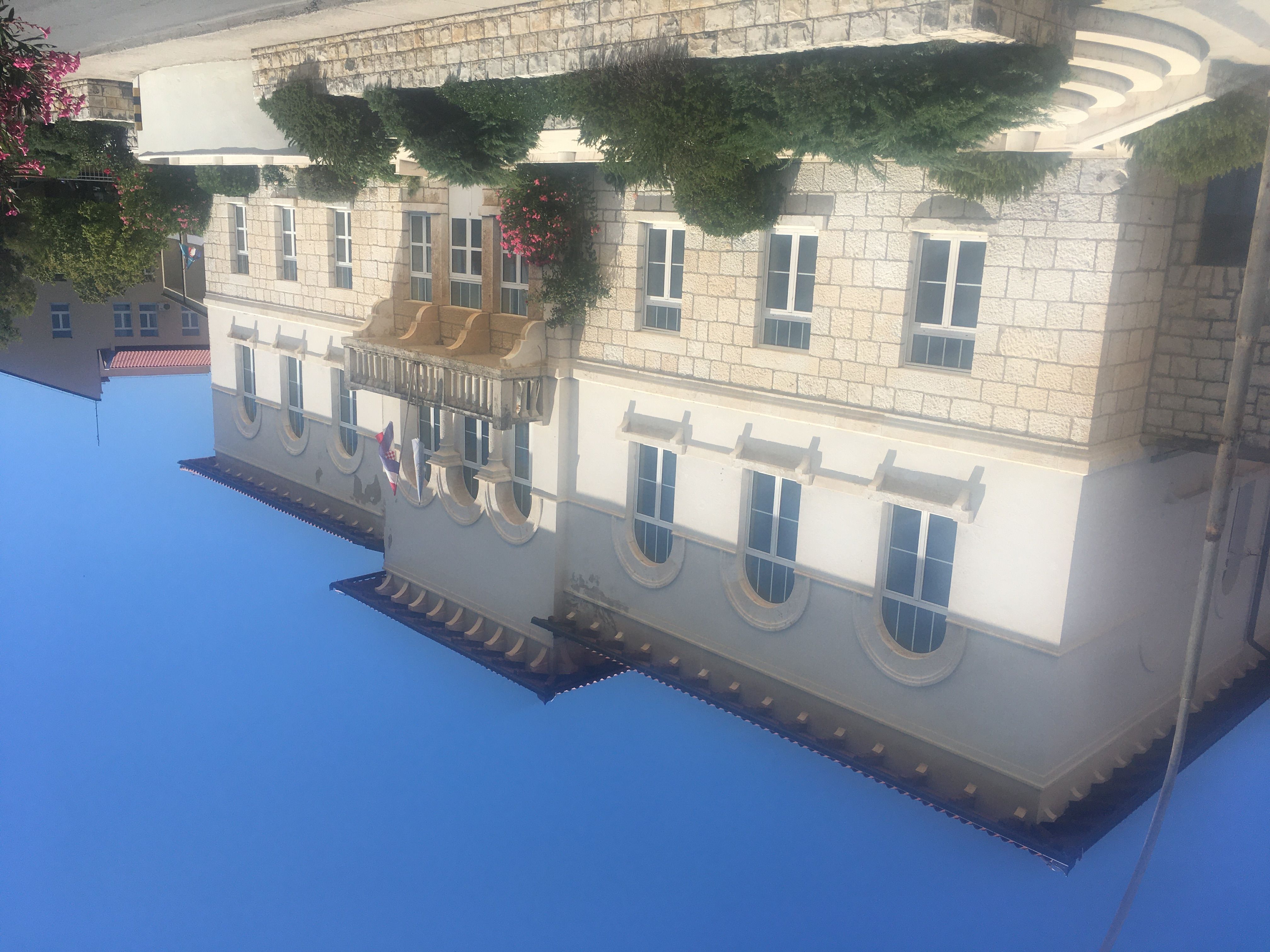 Look at this superior croatian house, way better than slovenian houses