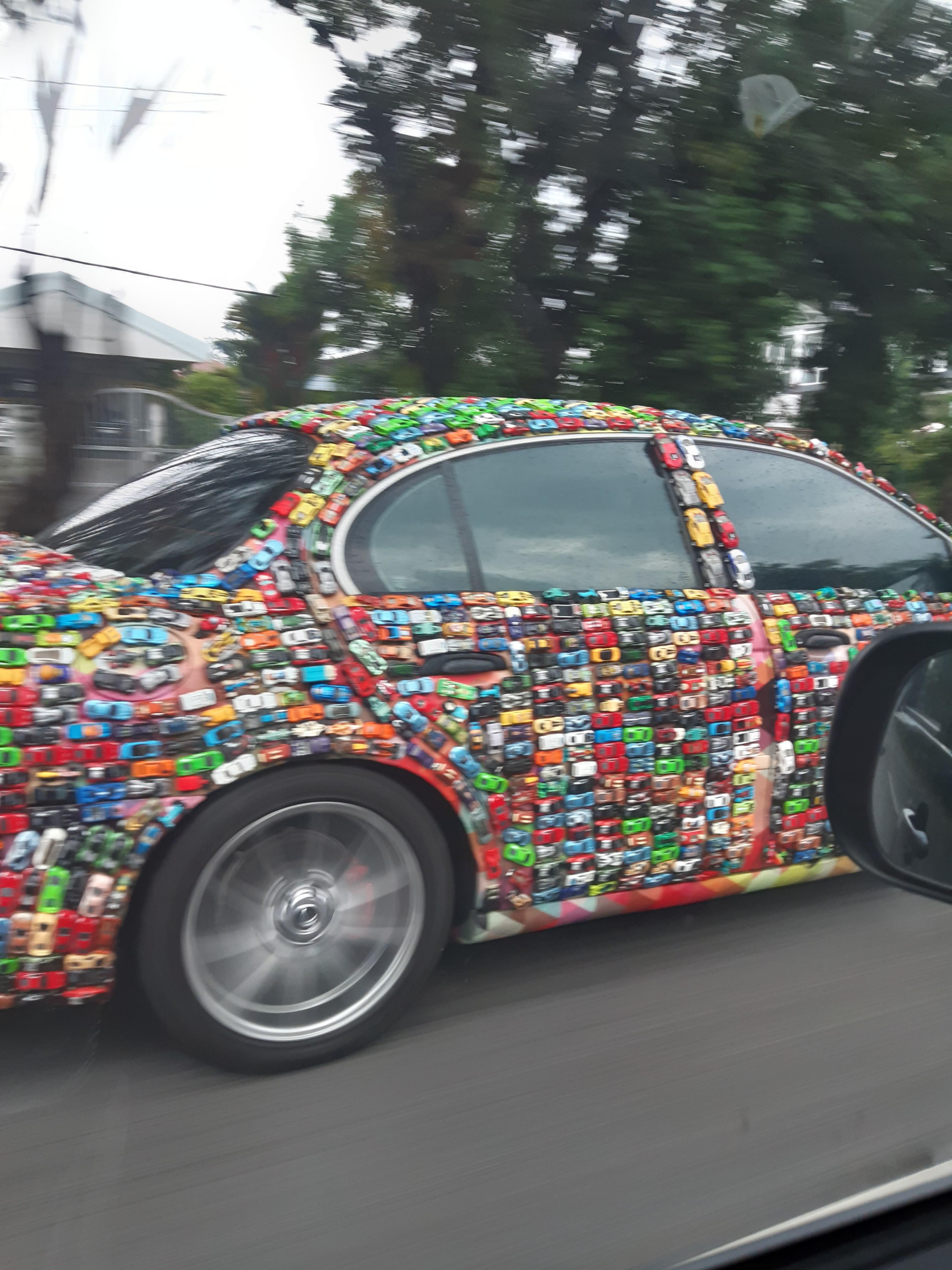 This car drove passed us. Deadass thought its just the skin. Its cars. Tiny cars. Fricking tiny cars.