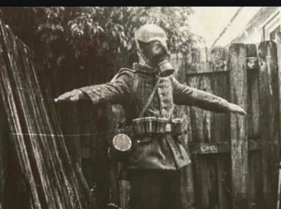 Boris Jakkov, BDSM enthusiast, looting German equipment, 1st of March 1495, Stalingrad