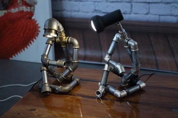 The Brotherhood of Pipe-Lamps
