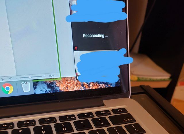 This kid names himself "reconecting ..." on a Zoom call and pretended that he was having internet issues to avoid participating in the lesson.