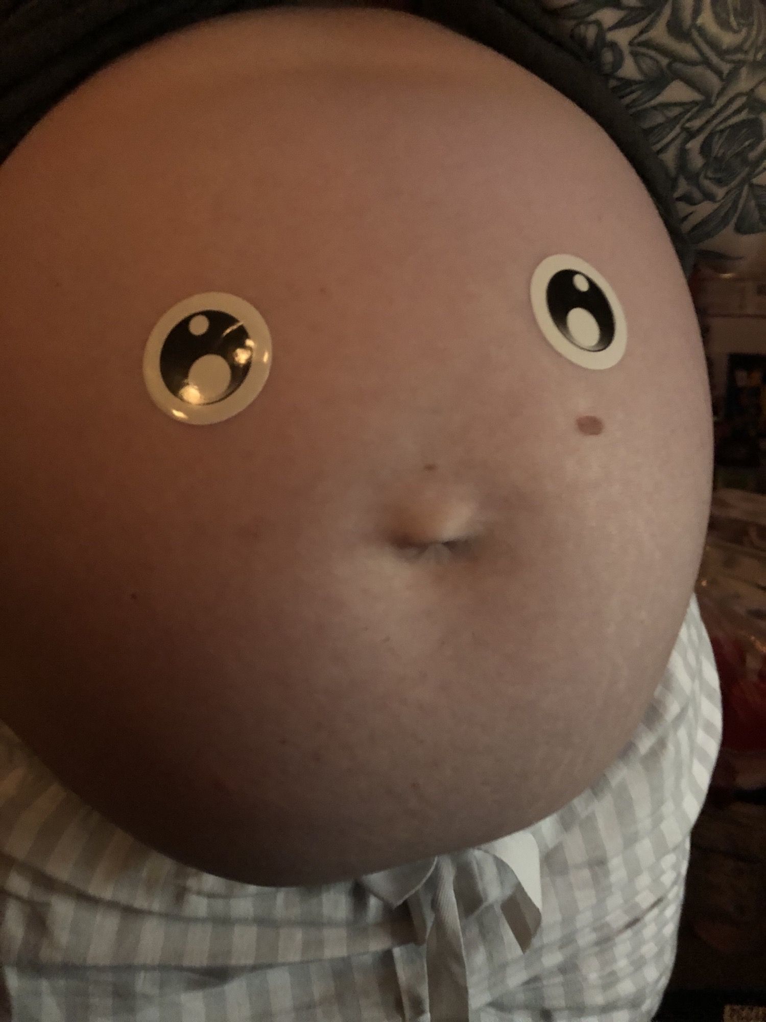 My girlfriend added stickers to her pregnant belly, and I’m crying