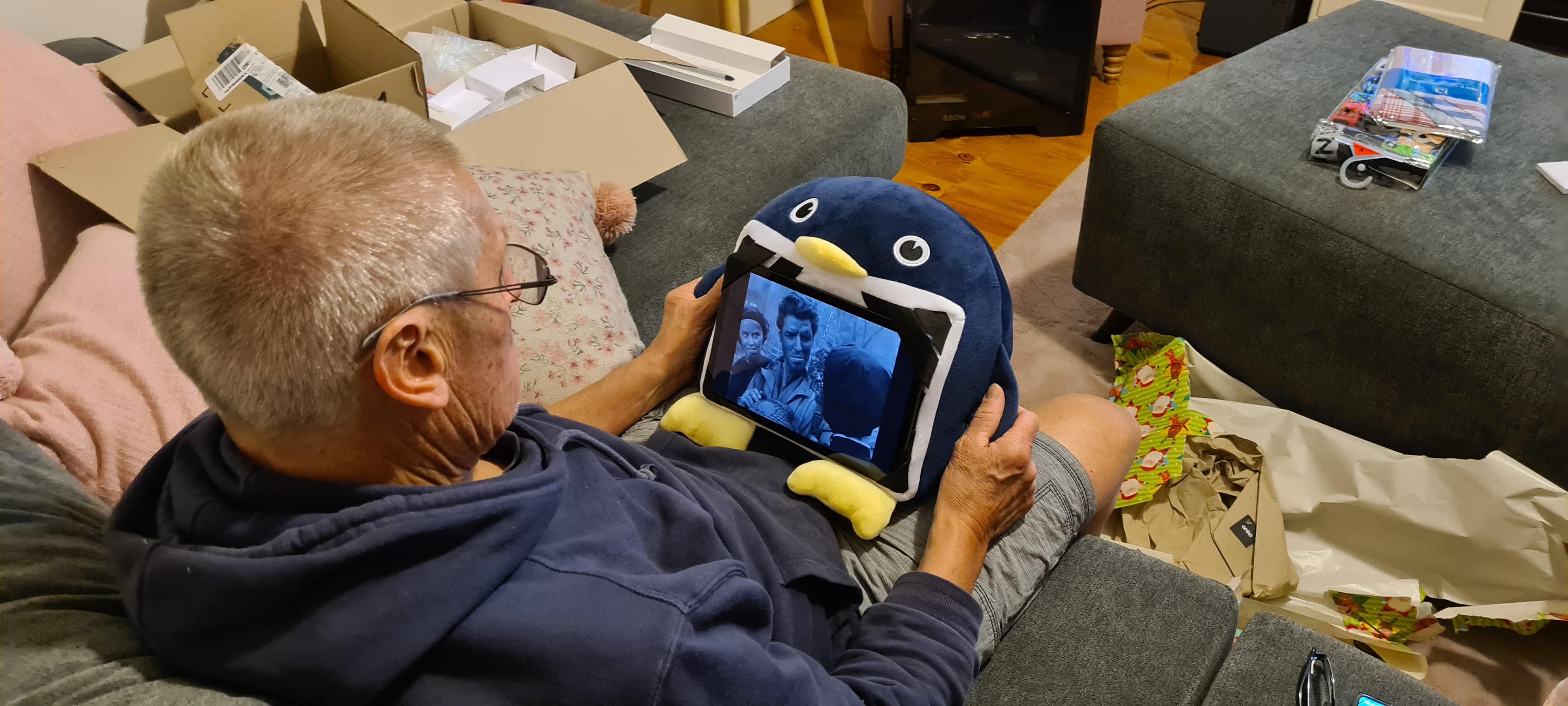 Got my dad a tablet for Christmas, he has CMT and can't grip things too well, so we got him this penguin to help him