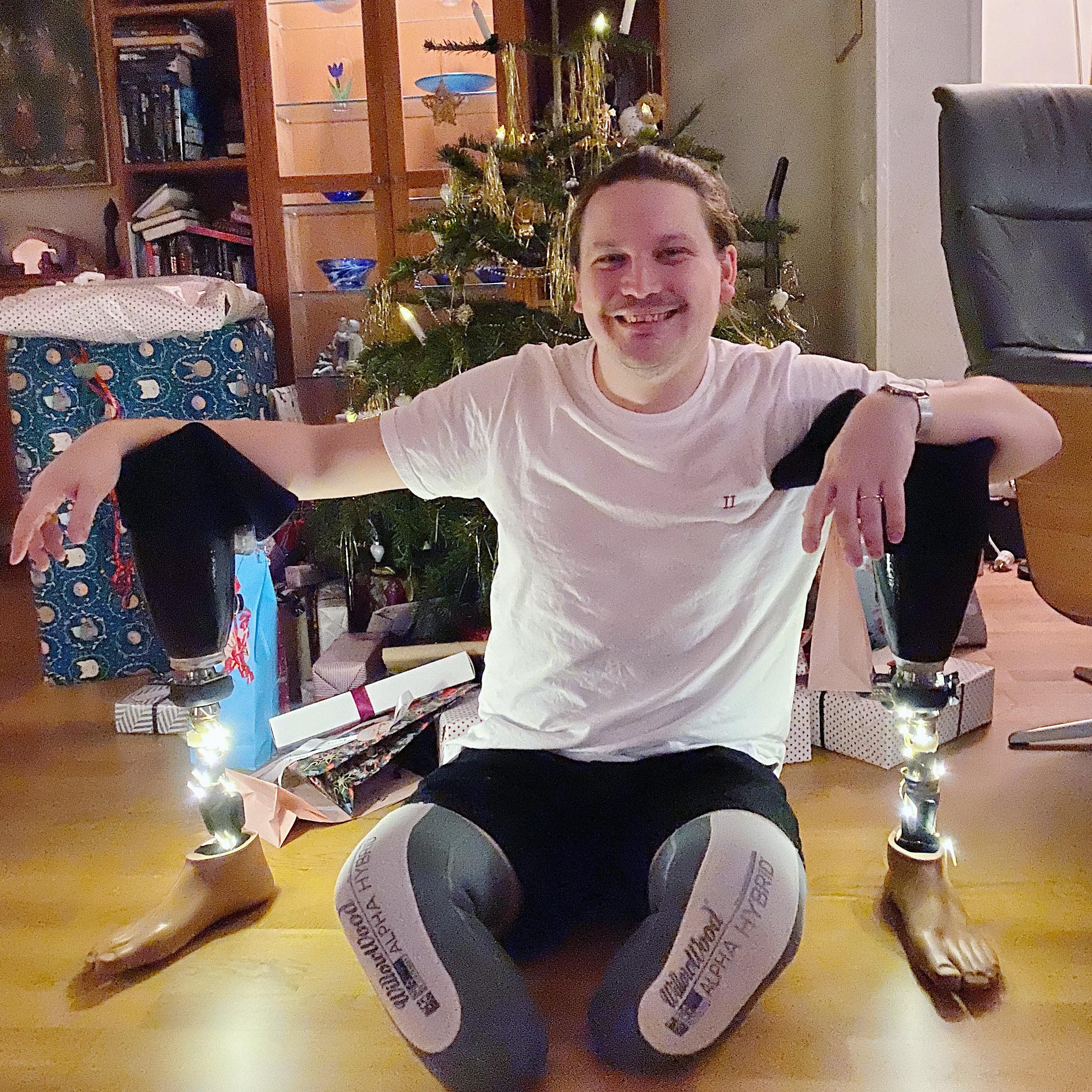 I saw your festive leg, so I though I’d share my festive legs from Christmas Eve! Happy holidays.
