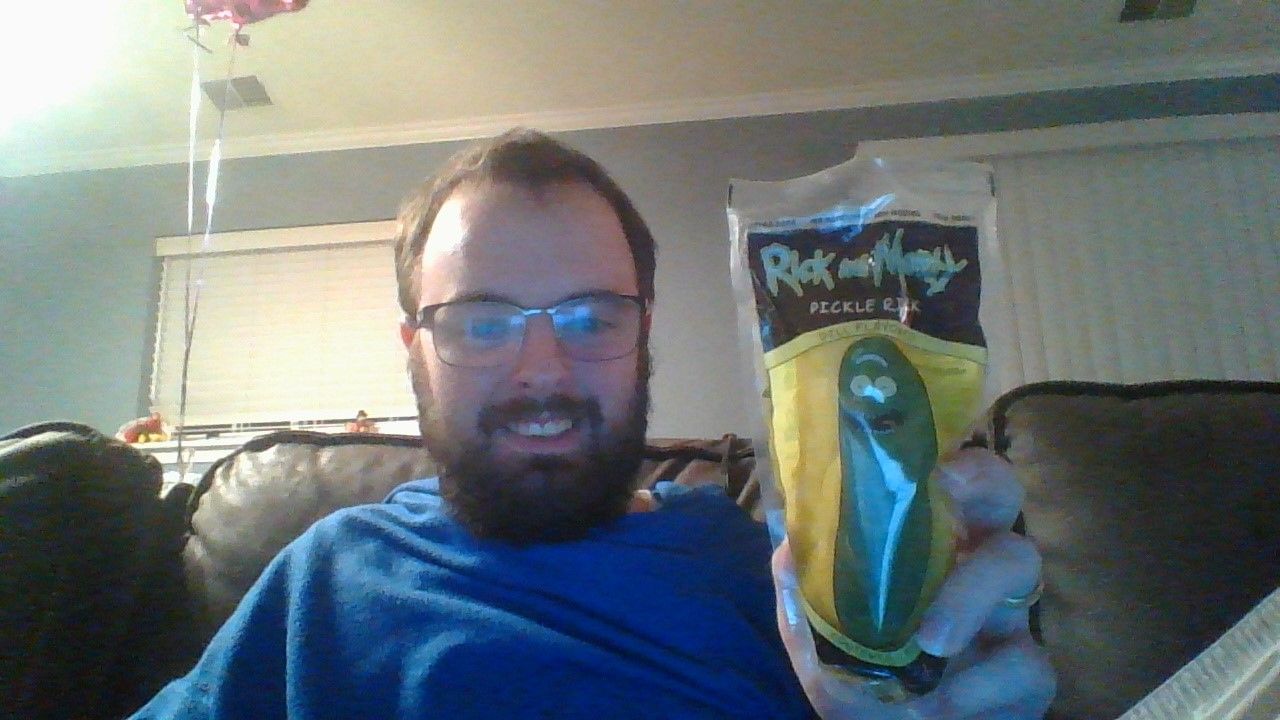 Look Hugelol, I bought myself a PICKLE Rick