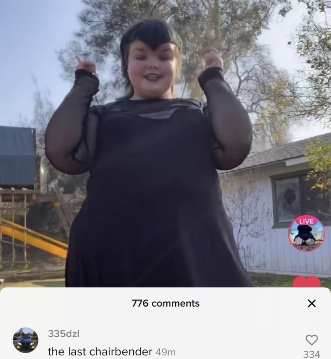 This is an example of a bad goth girl