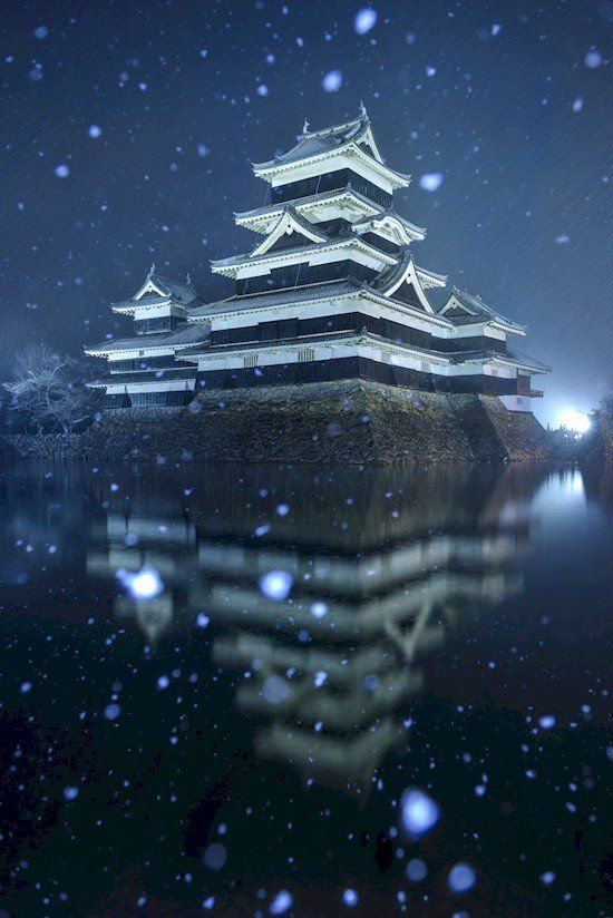 Matsumoto Castle' in Japan looks magical in the snow!