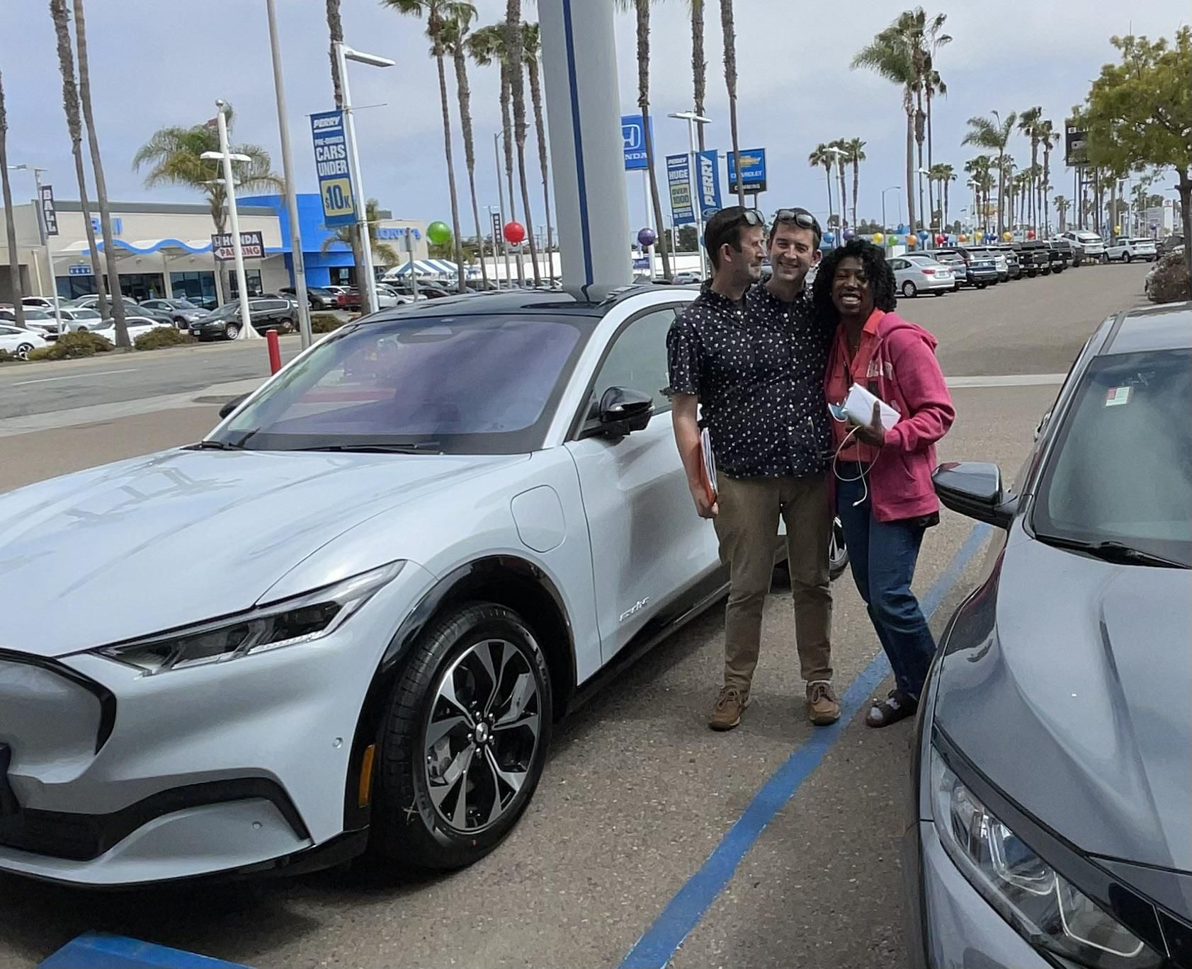 Wife and I bought a car, accidentally took a pic with panorama. Guess I’m an alien.