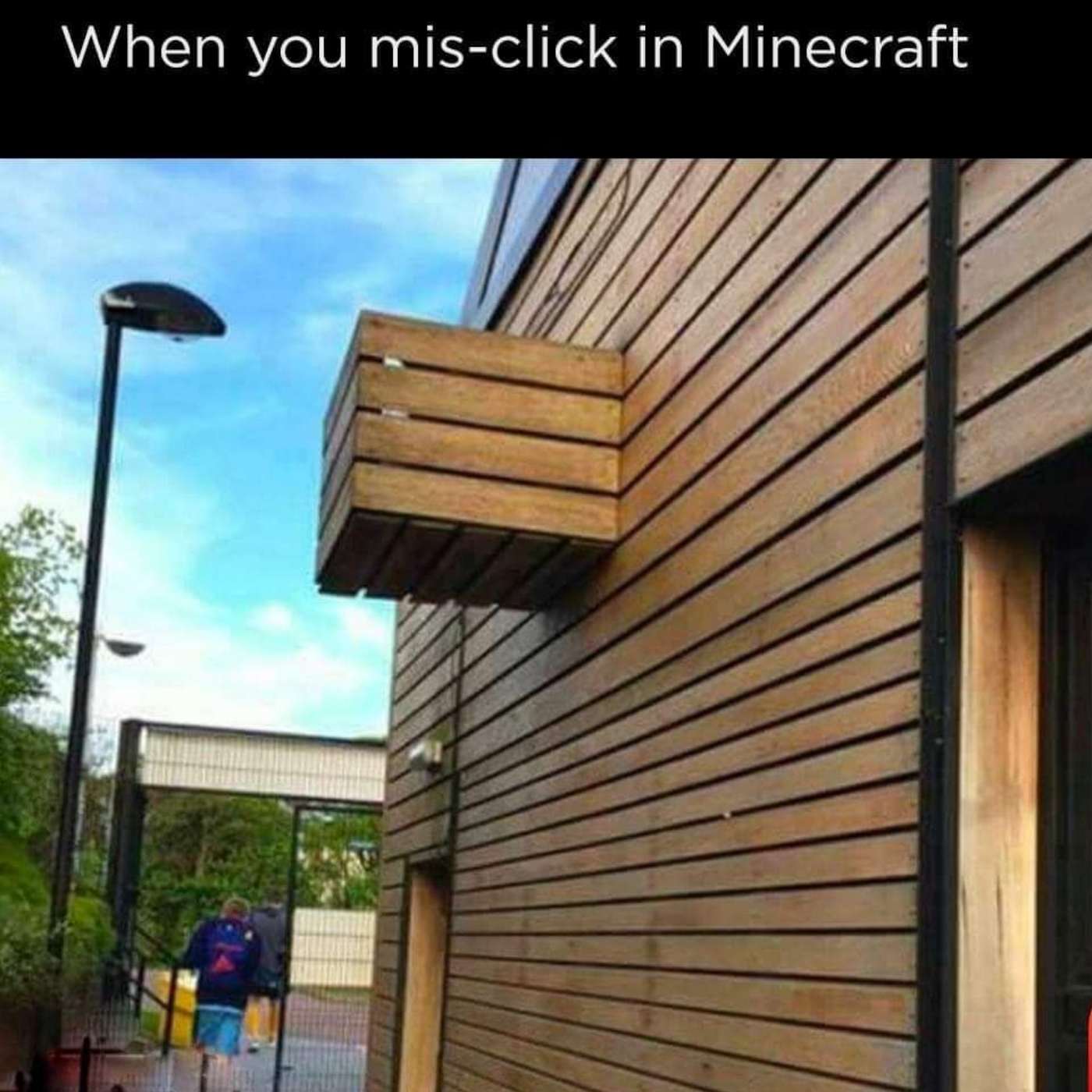 Miss clicking in Minecraft be like