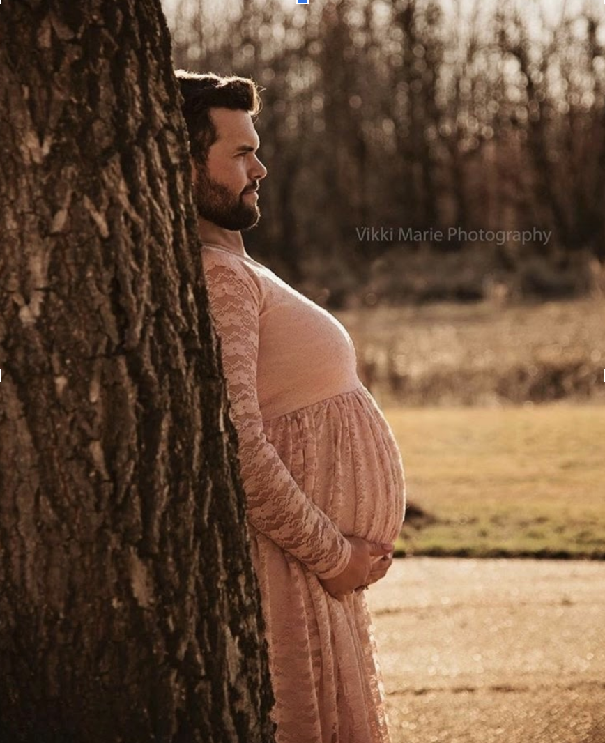 Best maternity photo shoot? Photo by Vikki Marie Photography
