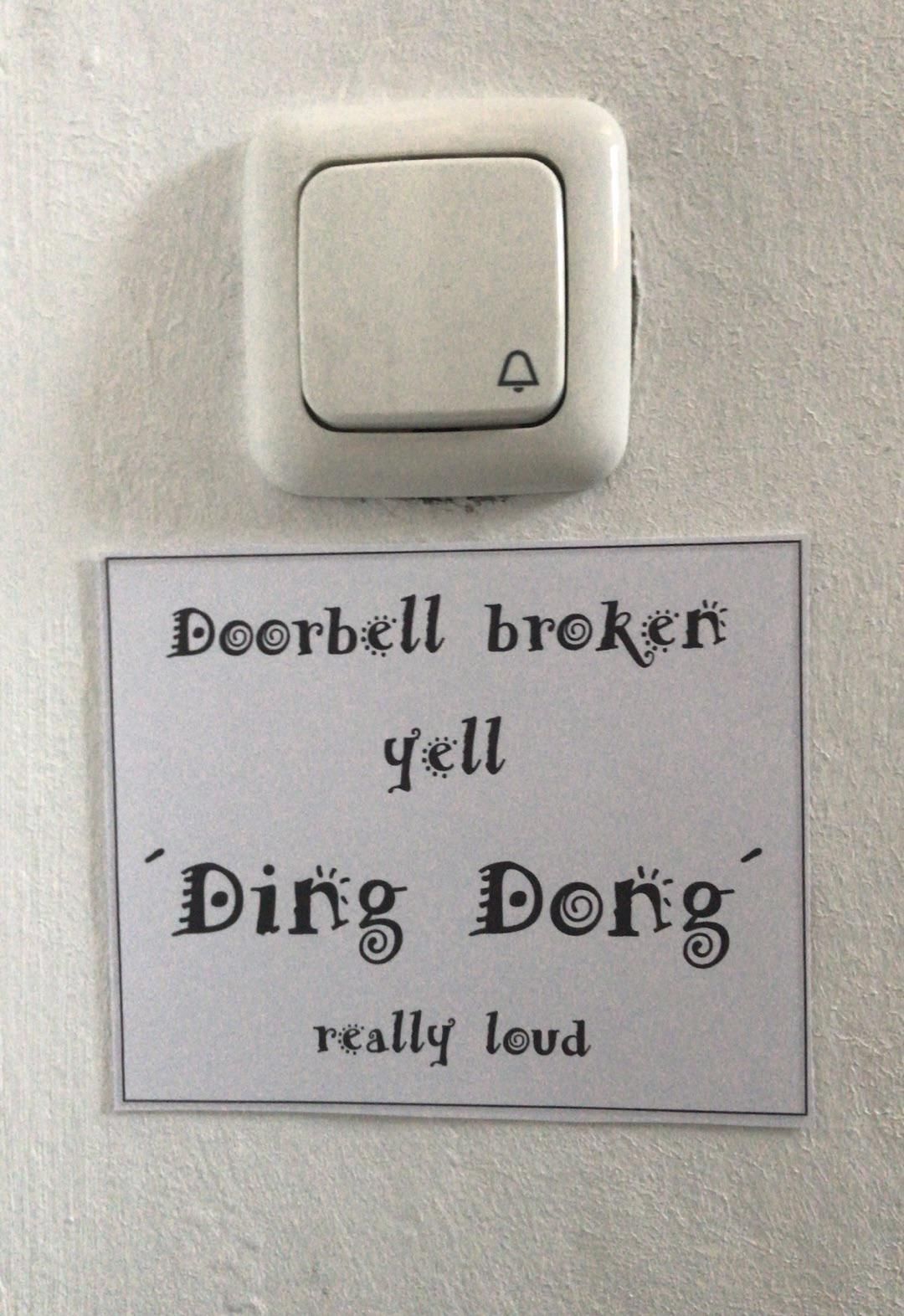 Broken doorbell at a neighbors place in Munich.