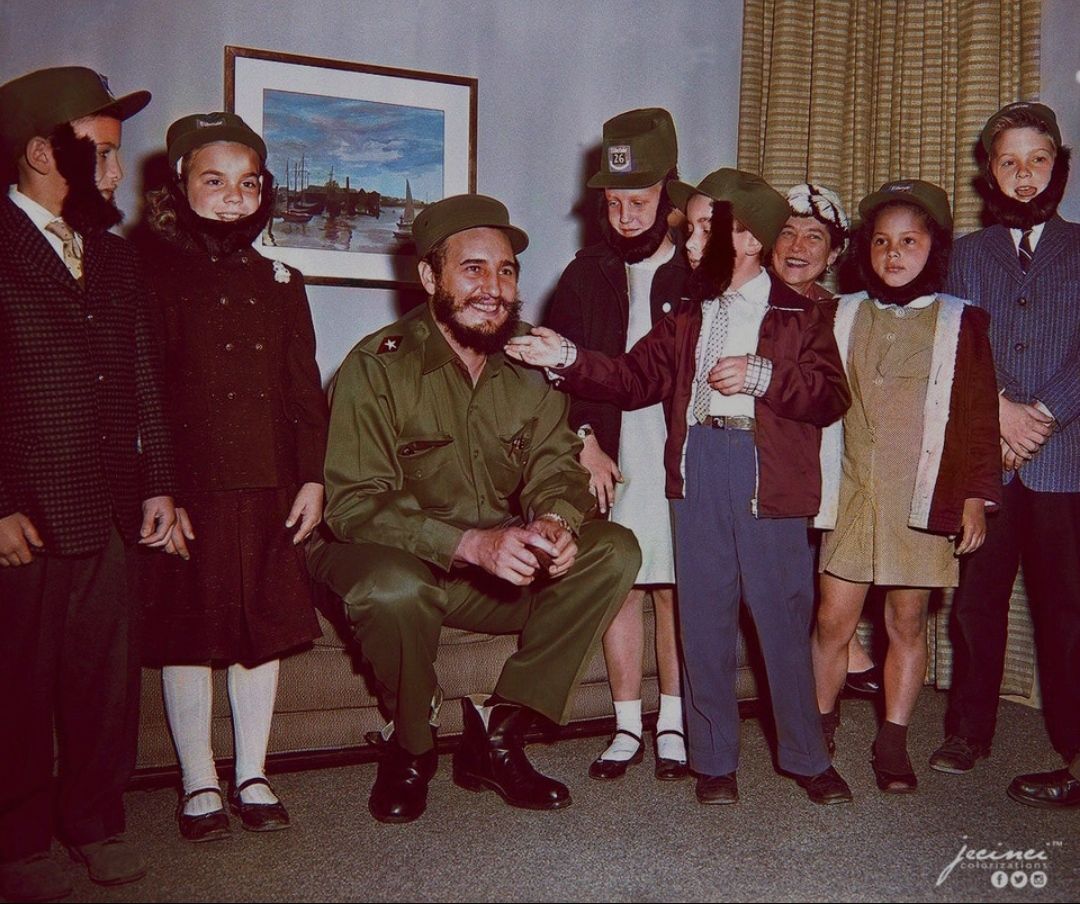 Ernesto CHE Guevara and his illegitimate children. 1960.