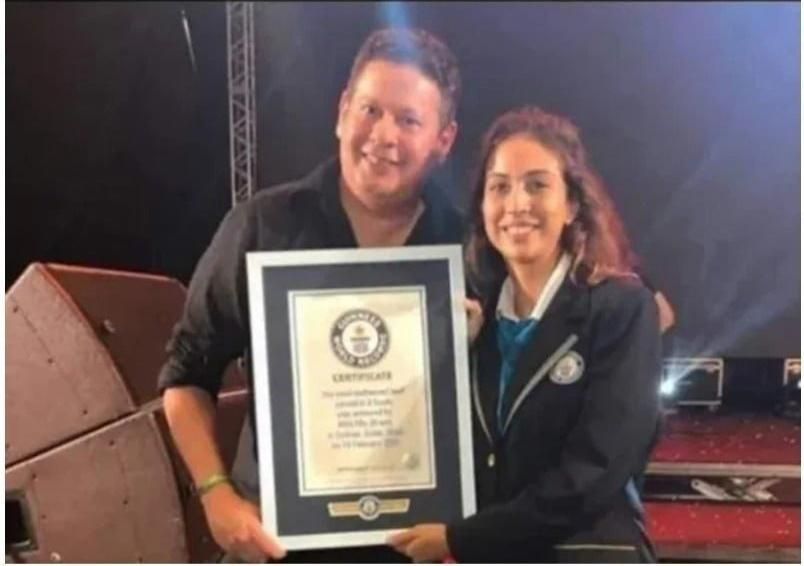 A couple from Mexico's Yucatan has made it into the record books for the fastest intercourse in 7.8 seconds. It could have been you and me, but you're not texting me ((