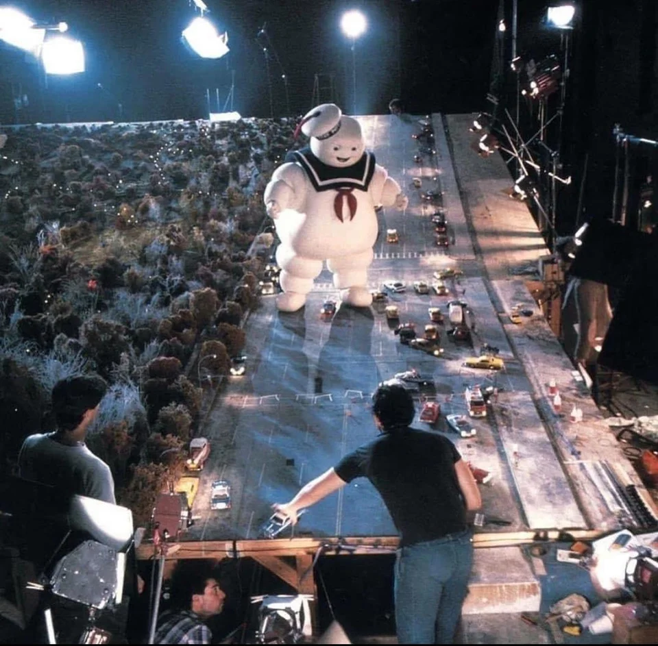 The Stay Puft Marshmallow Man disrupts a film shooting session
