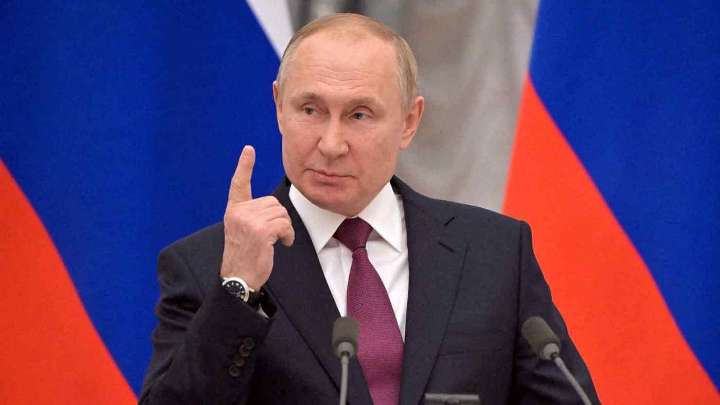 Vladimir Putin explains how he stimulates his own anus,