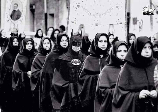 Picture of nuns waiting in line for the morning prayer, 1970