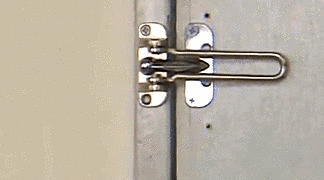 YSK that this kind of deadbolt is not safe, at all [GIF]