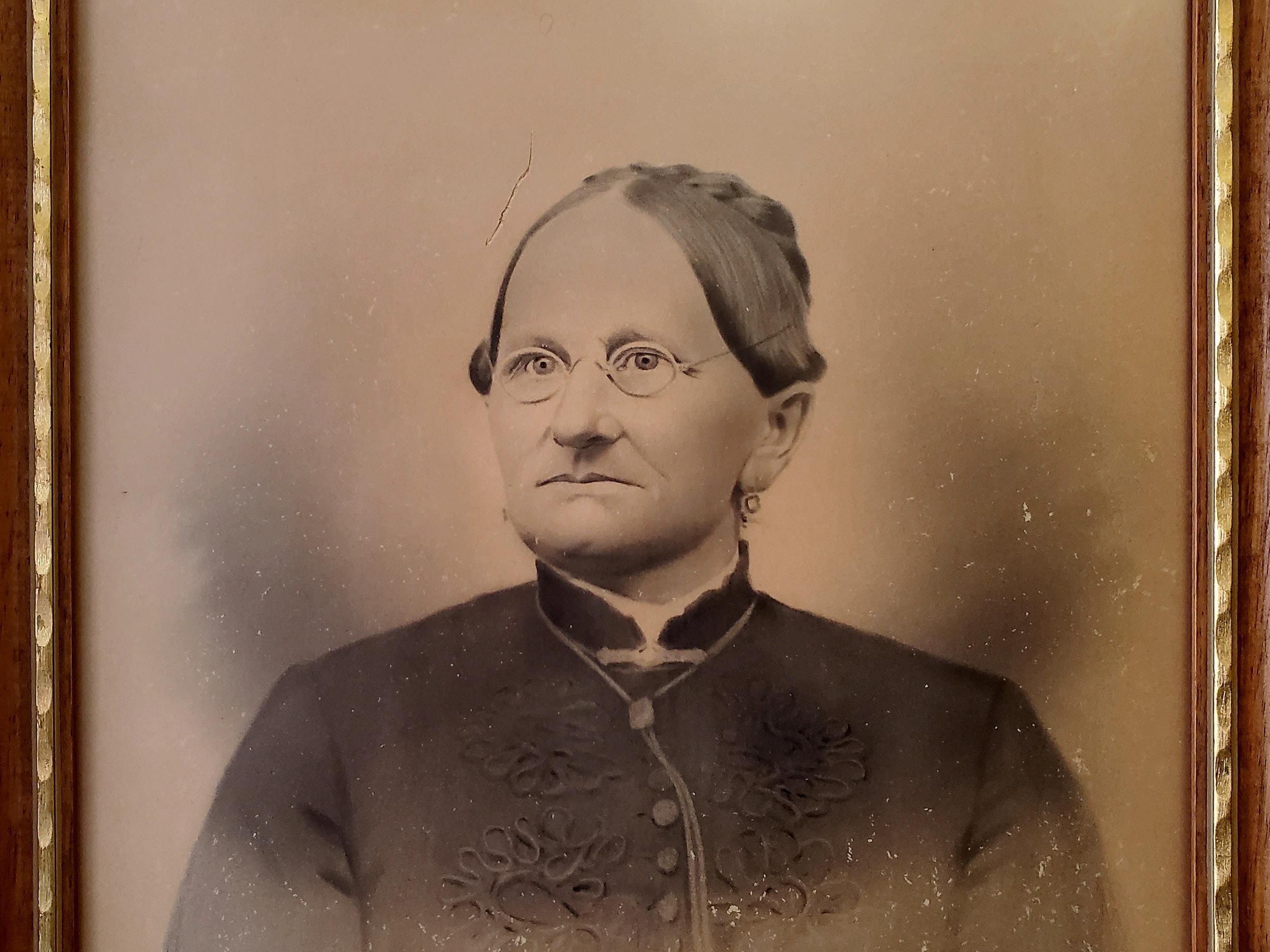 The company I work for has portraits of the founders and I think one of them may be Robin Williams' great-great-grandmother!
