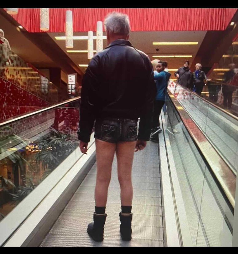 Strasbourg's mall dress code B)