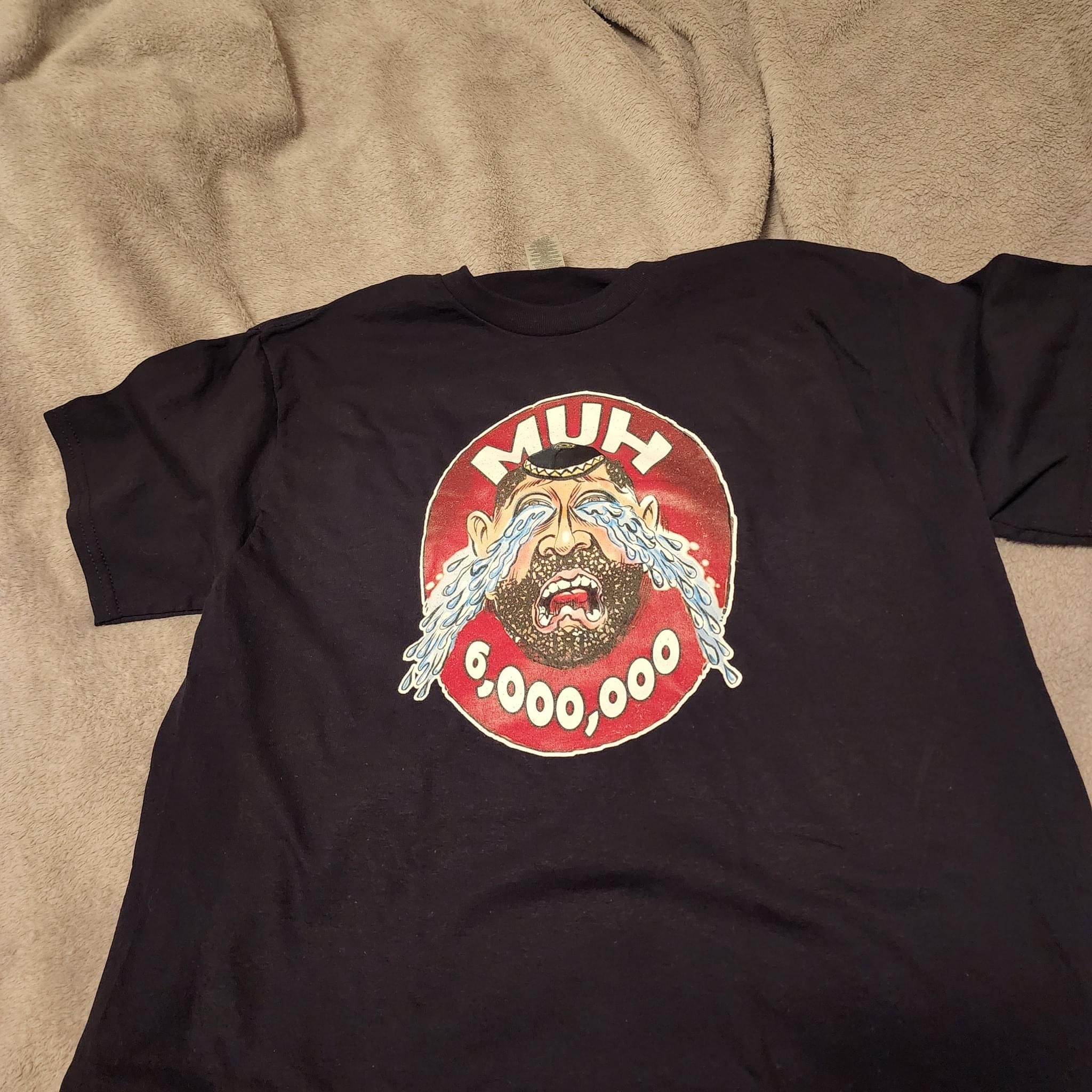 Yes, we got 109 orders for this T-shirt
