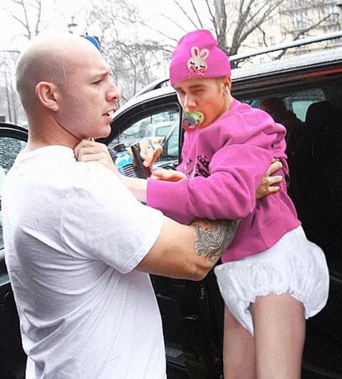 Justin Bieber wants us to remove this photo off the internet
