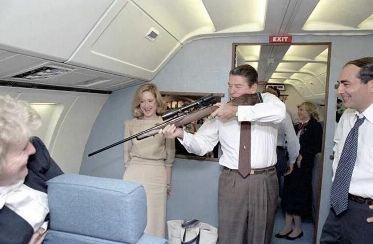Ronald Reagan trying to kill a fly, 1985