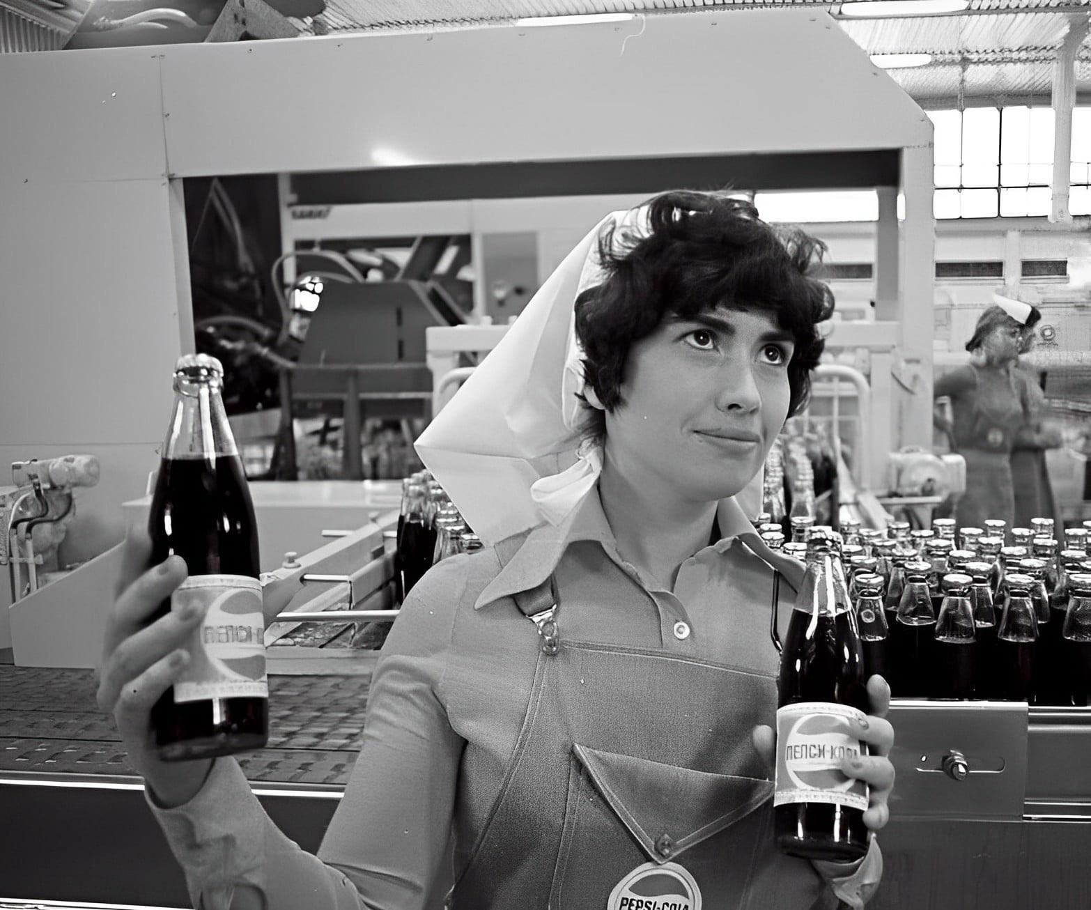 Helen Keller conducts the first “Pepsi Challenge”