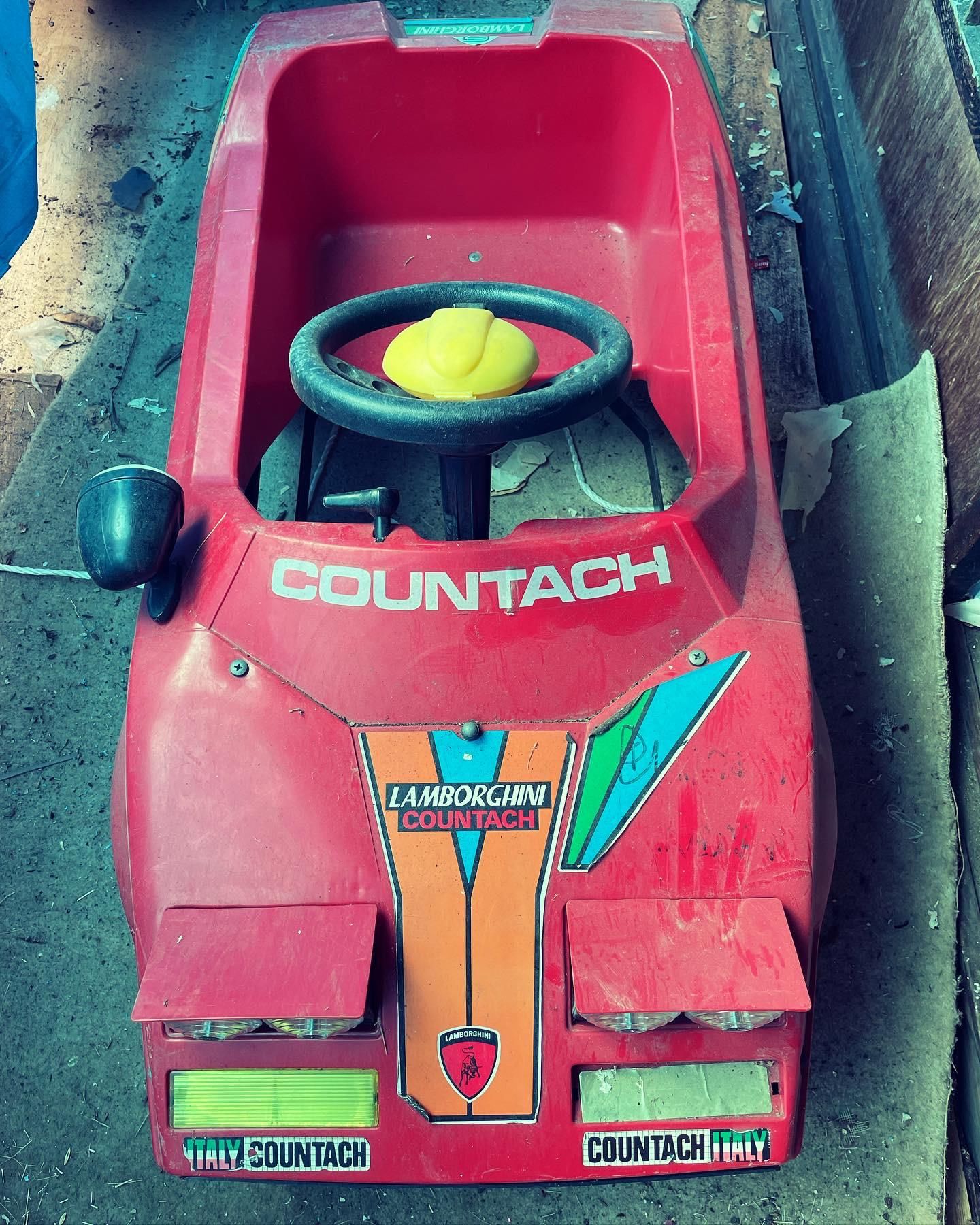 I bought an old barn and found a Lamborghini Contach inside in almost perfect condition!