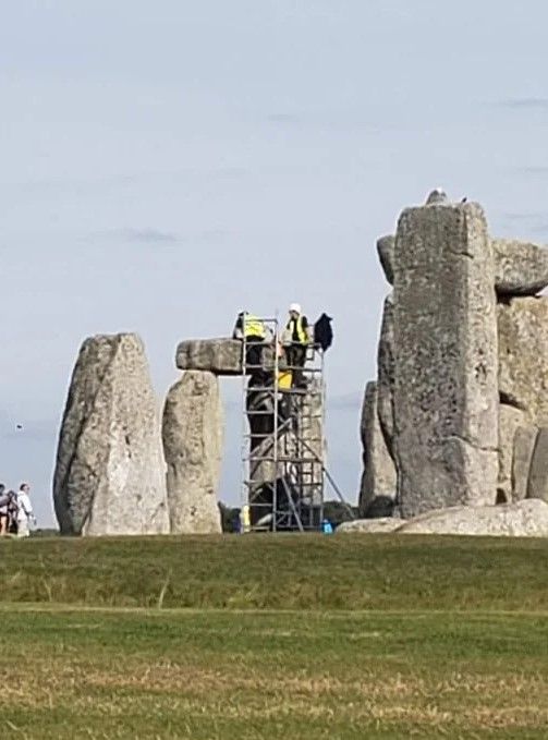 Stonehendge being built colourised