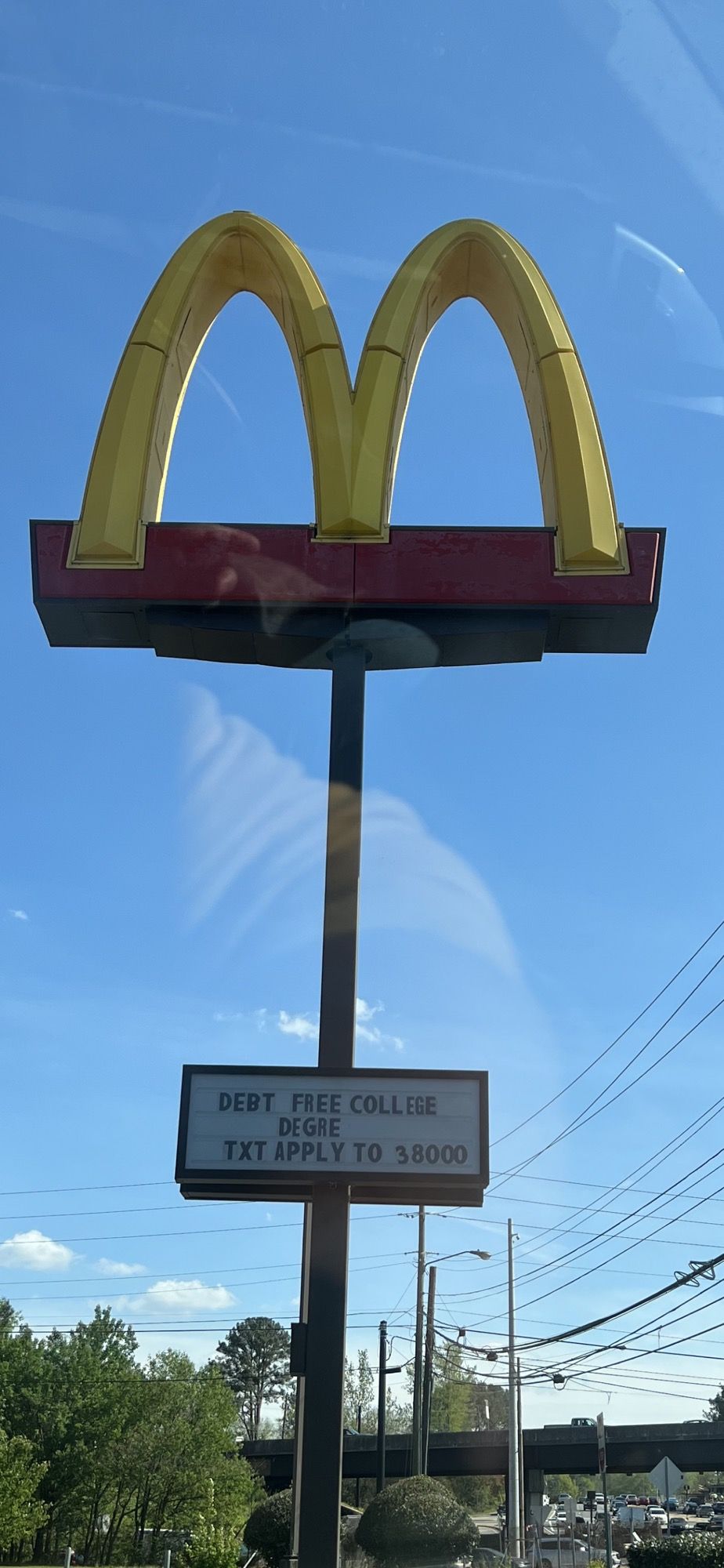 McDonald’s Will Pay For Your College Degre !