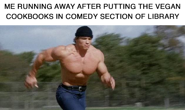     >:)