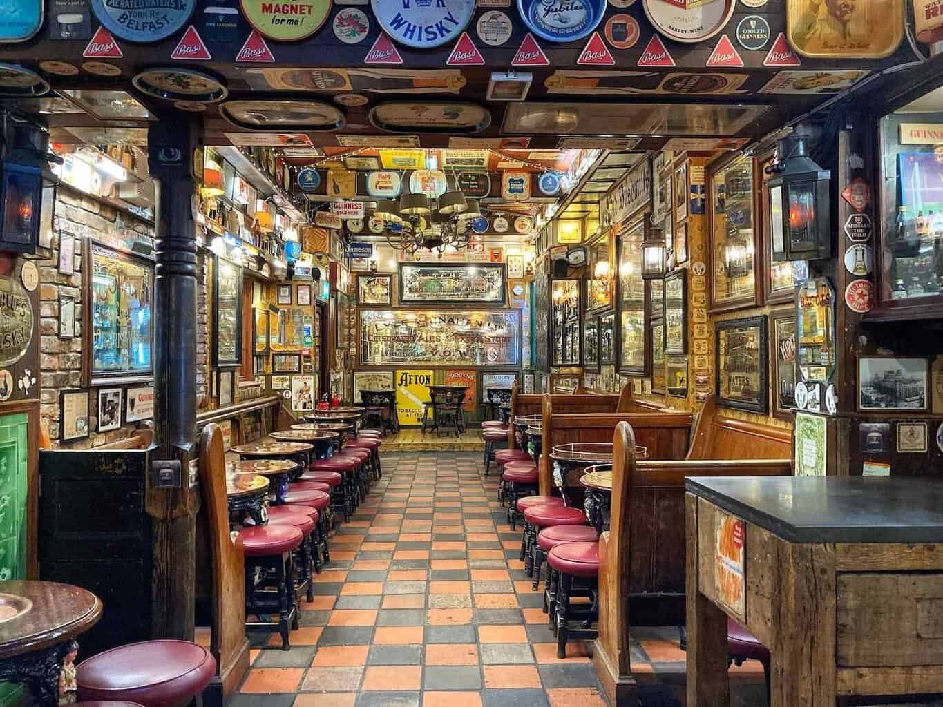 Friday Feels Bar is open! Come in Comrades!