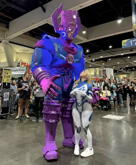 Steven Hawking cosplay in the back
