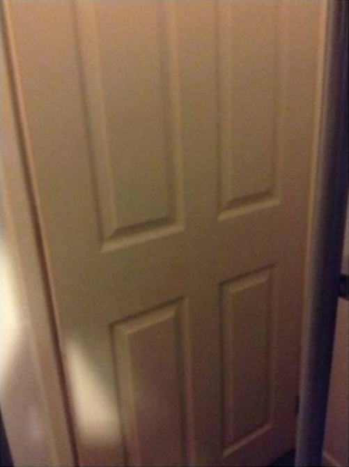 POV: you're locked in a spooky mansion with a riddle-telling skeleton